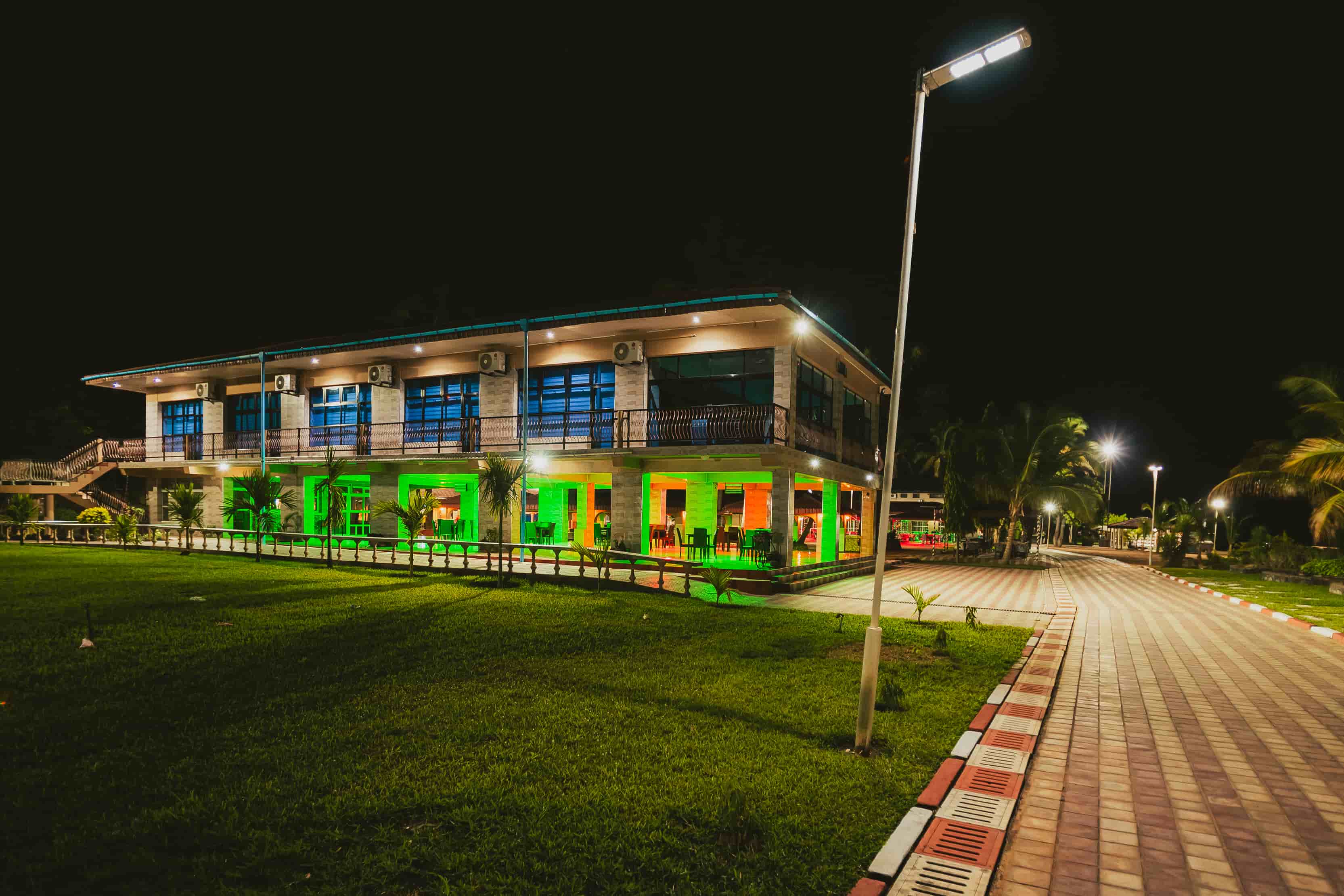 Night view of nkhwazi hall