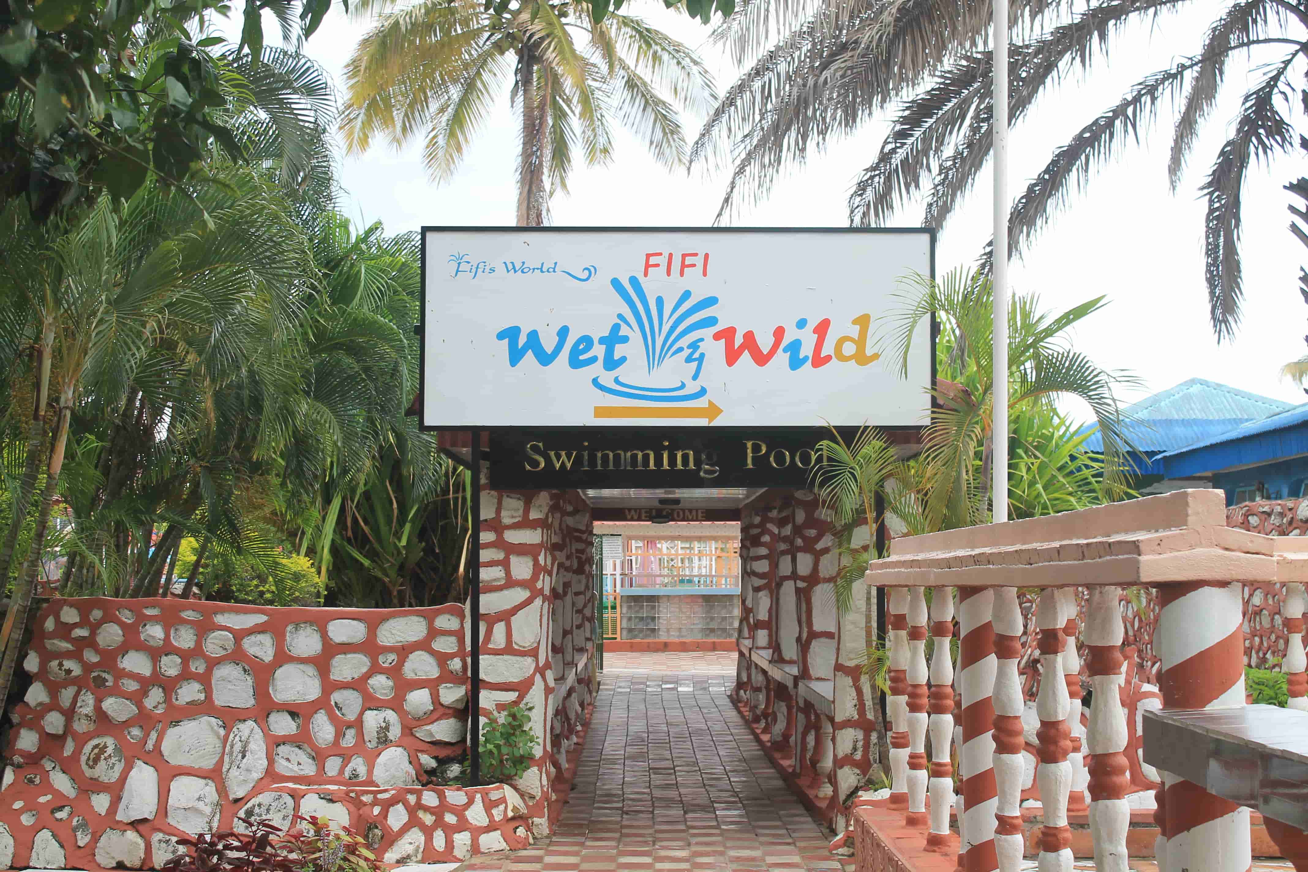 Entrance sign to pool and fifi water world